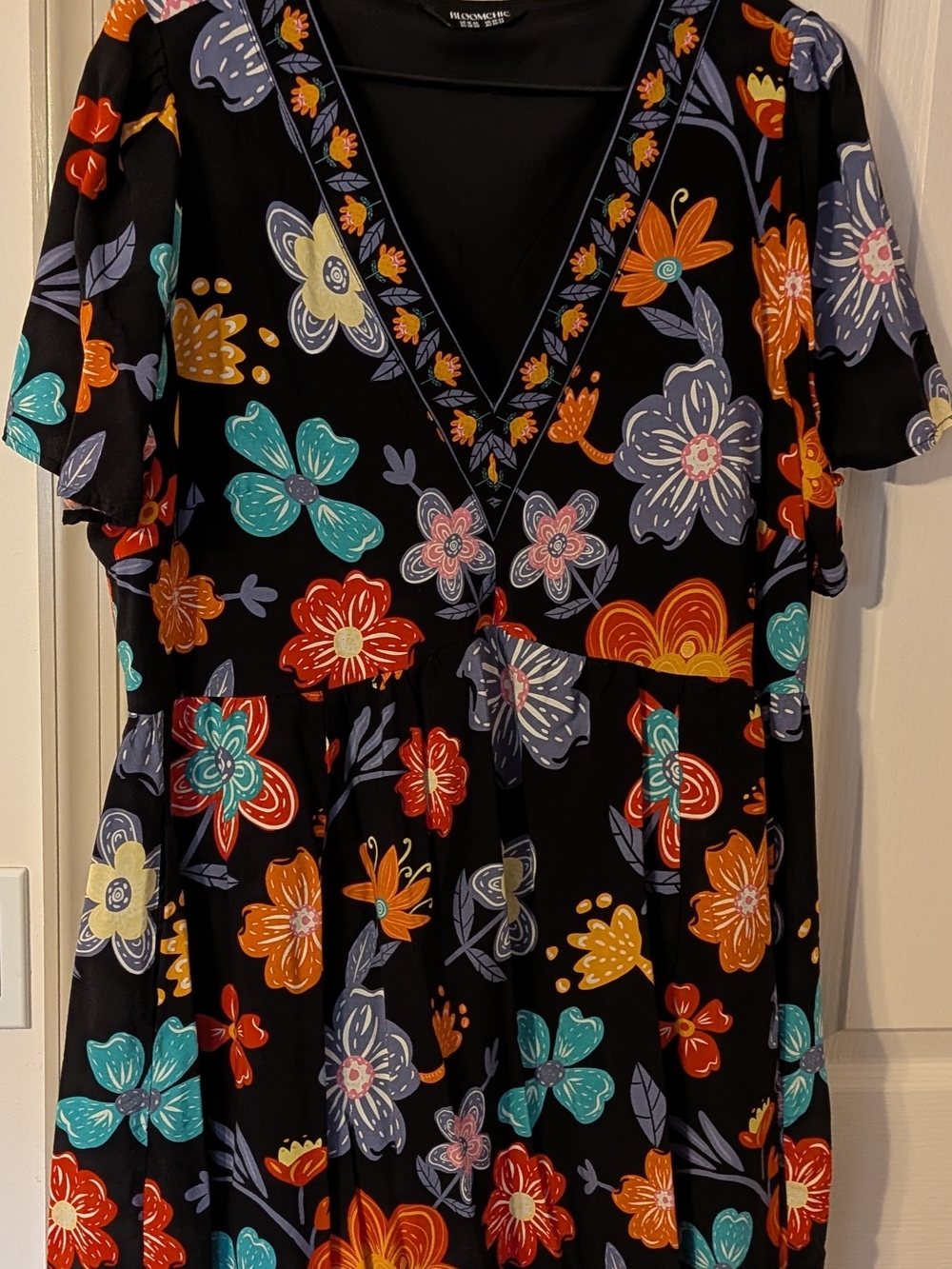 Black Floral V-Neck Women’s Top - Multicolor Floral Pattern